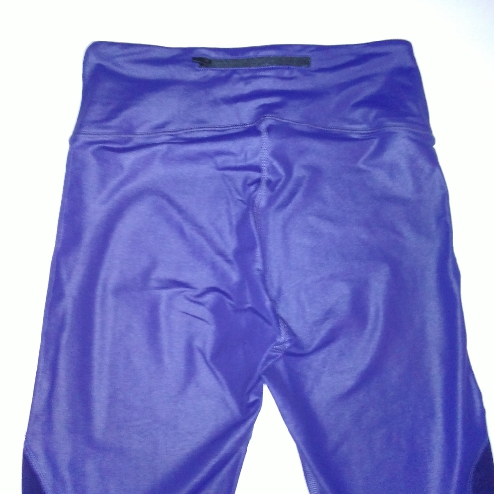 Good American Athletic Leggings - Picture 6 of 16